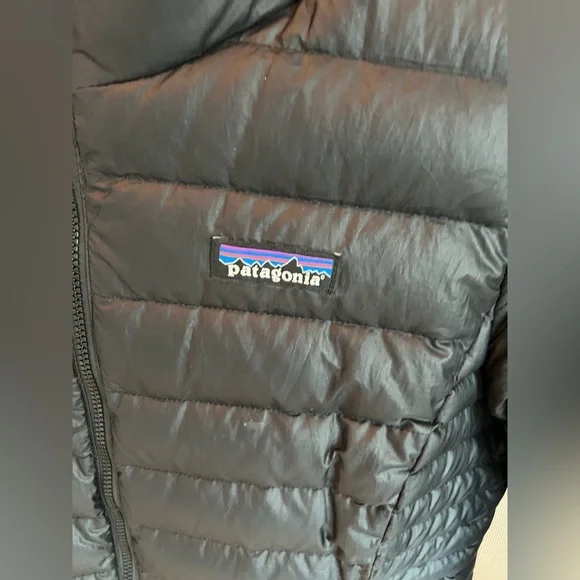 Patagonia Women's Black Insulated Hoody - Picture 9 of 11